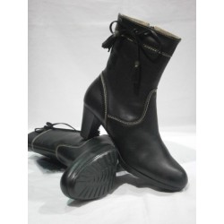 botin de piel de tacon