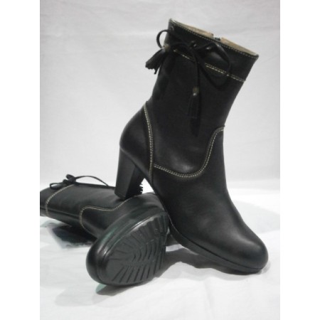 botin de piel de tacon