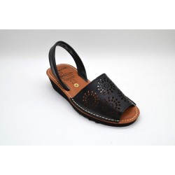 ORTUÑO: IBICENCA DE PIEL CALADA CON CUÑA Y PLANTA DE PIEL ACOLCHADA NEGRA