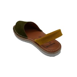 ORTUÑO: IBICENCA EN SERRAJE DE VACUNO CON LA PLANTA DE PIEL ACOLCHADA VERDE