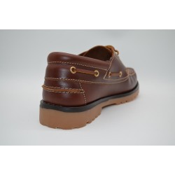 ROUTE 83: NÁUTICO DE PIEL CON SUELA COSIDA TIPO TINBERLAND.