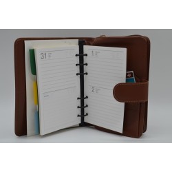 PERPIEL: AGENDA DE ANILLAS CON MONEDERO DE CREMALLERA 2 DIAS X PÁGINA 19X14 CM.