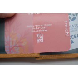 AMICHI: CARTERA MUJER PIEL HECHA EN UBRIQUE MEDIANA 14 CM. 111502