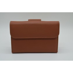 AMICHI: CARTERA MUJER PIEL HECHA EN UBRIQUE MEDIANA 14 CM. 111525