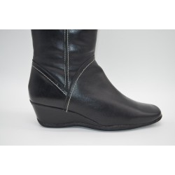 LAURA L'OR: BOTA DE CAÑA ALTA CON CUÑA Y CAÑA AJUSTABLE EN PIEL VACUNO 1ª CALIDAD NEGRA