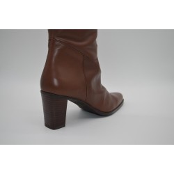 NISE: BOTA DE TACÓN DE CAÑA ALTA  EN PIEL VACUNO 1ª CALIDAD 102037-ROBLE