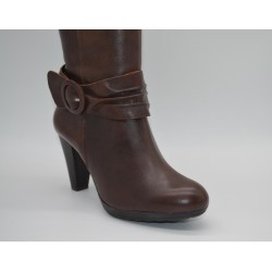 RODRI: BOTA DE PIEL DE TACÓN ALTO HORMA REDONDA 115132-MARRON