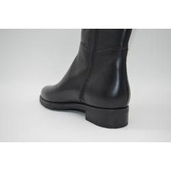 PITILLOS: BOTA DE PIEL DE CAÑA ALTA CON TACON BAJO COLOR NEGRA 105588