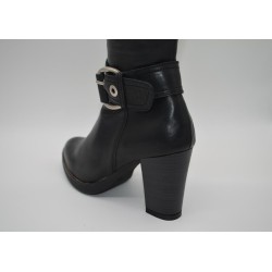 ISLA BONITA: BOTA DE PIEL DE TACÓN ALTO Y CAÑA ESTRECHA 112829-NEGRA