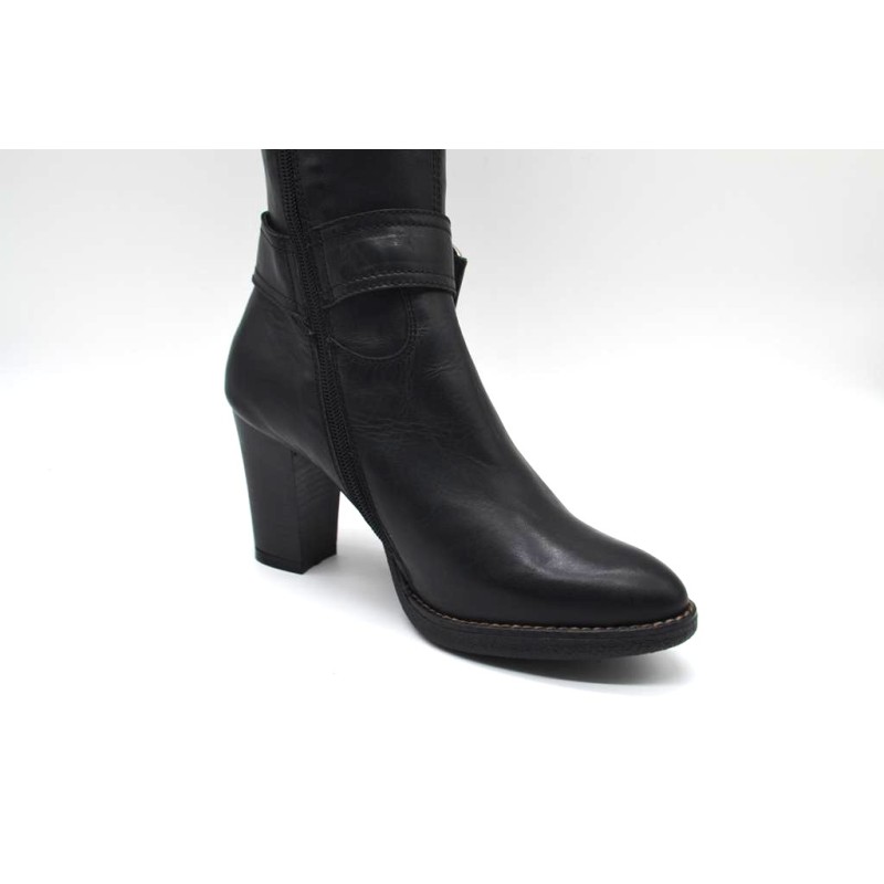 ISLA BONITA: Bota de piel de tacón de caña alta hecha en España