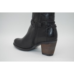 PAULA URBAN: BOTA DE PIEL DE TACÓN MEDIO CÓMODA 118544-NEGRA