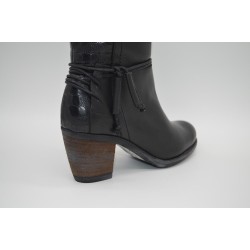 PAULA URBAN: BOTA DE PIEL DE TACÓN MEDIO CÓMODA 118544-NEGRA