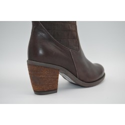 PAULA URBAN: BOTA DE PIEL DE TACÓN MEDIO CÓMODA 118547-MARRÓN