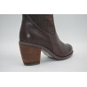 PAULA URBAN: BOTA DE PIEL DE TACÓN MEDIO CÓMODA 118547-MARRÓN