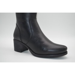 LAWREN: BOTA DE MEDIA CAÑA DE TACÓN GRUESO CÓMODO 4 CM. 103506-NEGRA