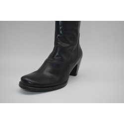 LACAL: BOTA DE CAÑA ALTA CON TACÓN MEDIO EN PIEL VACUNO 114024-NEGRA
