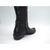 LACAL: BOTA MOSQUETERA PLANA EN PIEL VACUNO 114025-NEGRA