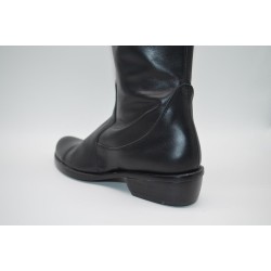 LACAL: BOTA MOSQUETERA PLANA EN PIEL VACUNO 114025-NEGRA