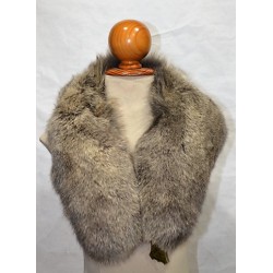 Cuello de piel de zorro.